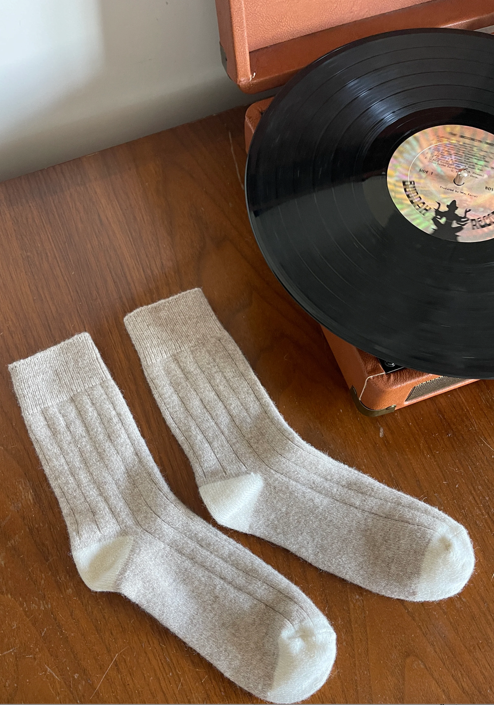 Le Bon Shoppe Classic Cashmere Socks | Fawn