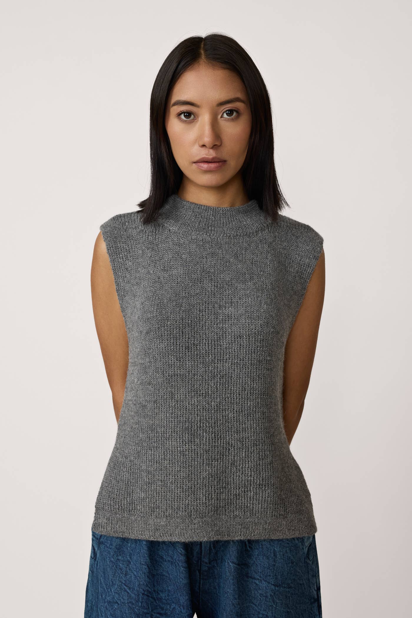 Mockneck Sweater Vest | Charcoal