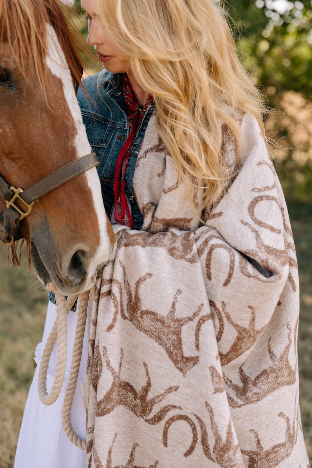 Hill Country Horses Lightweight Blanket | Brown
