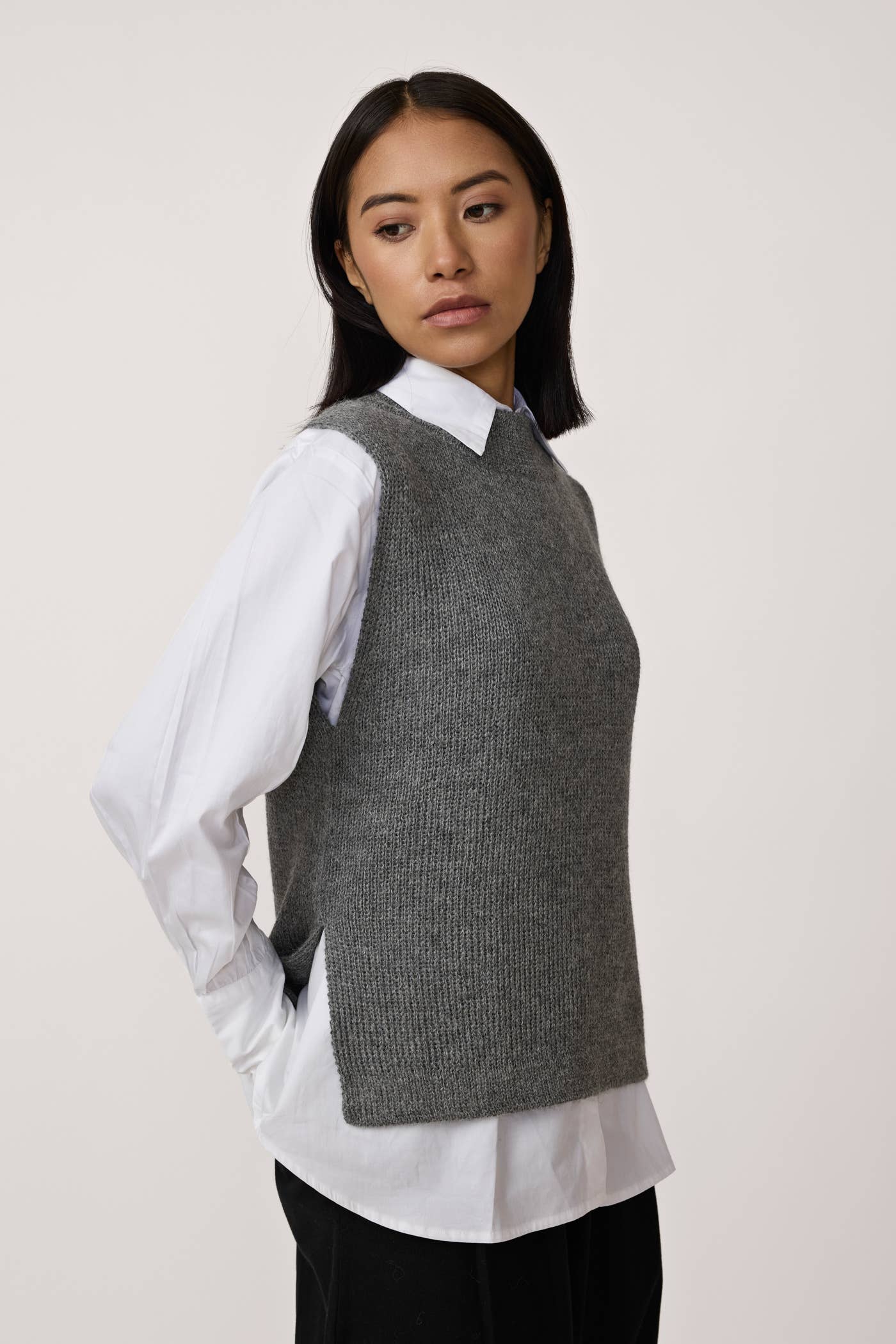 Mockneck Sweater Vest | Charcoal