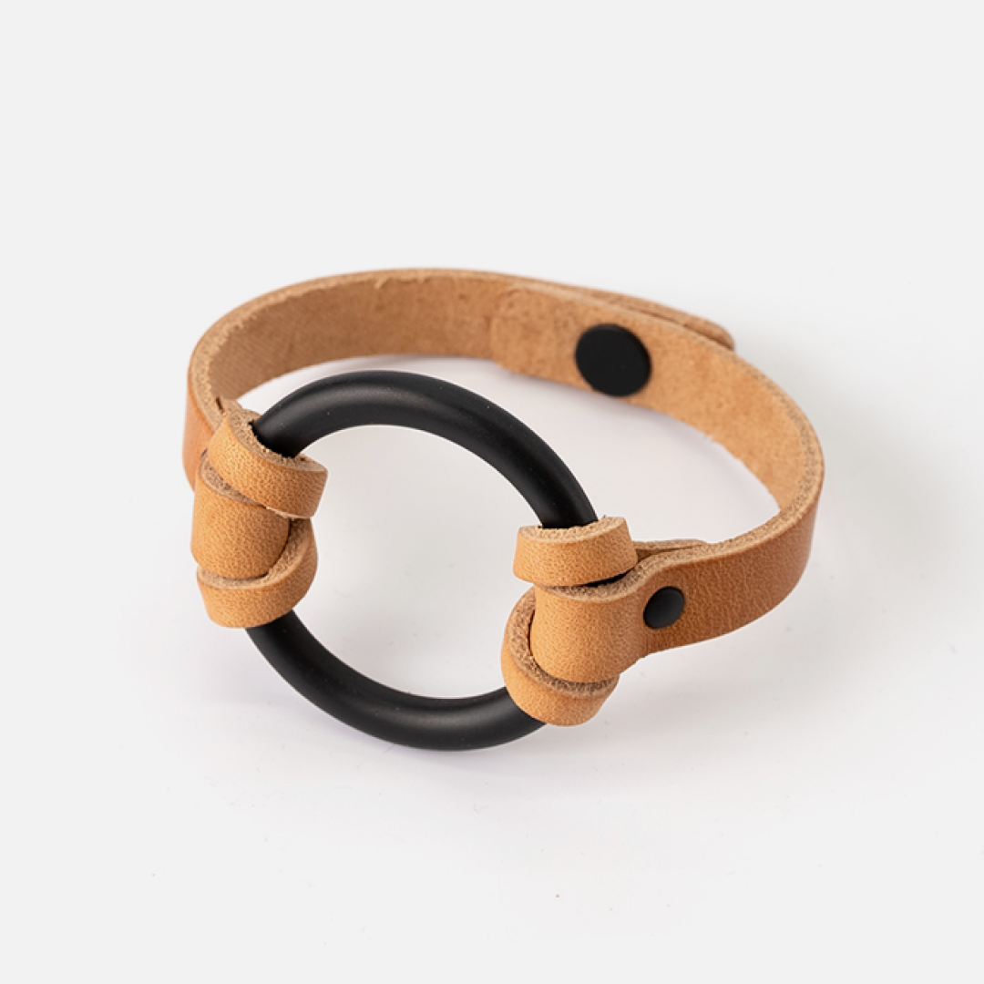 Equestrian-Inspired Chinati O-Ring Leather Bracelet