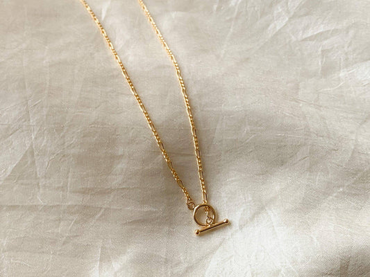 Figaro Chain Toggle Clasp Necklace | 14K Gold Fill